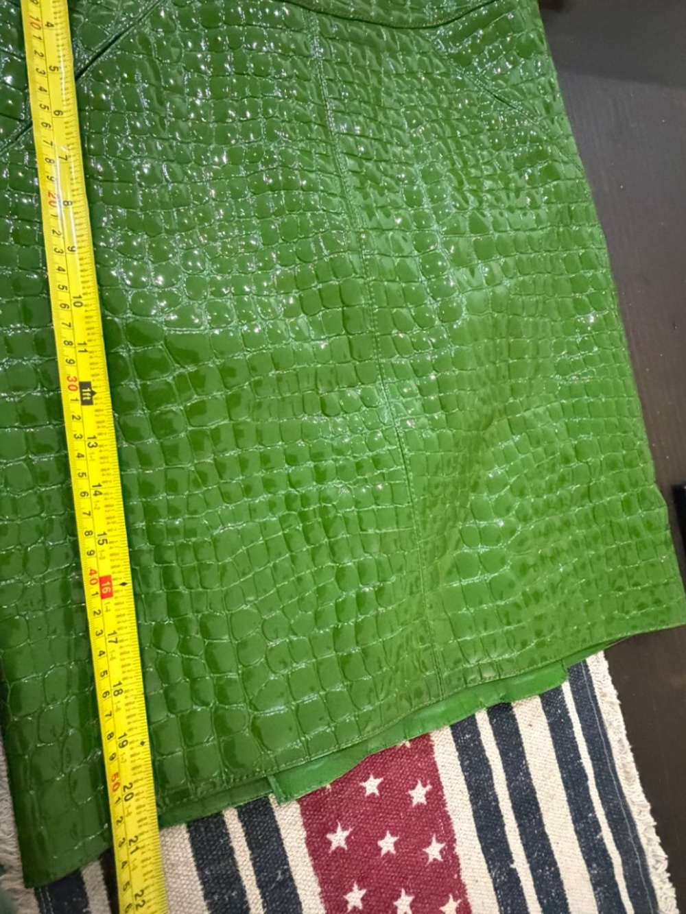TOM FORD Green Croc-Embossed Patent Leather Mini Skirt IT 40 / US 4 - Picture 4 of 7